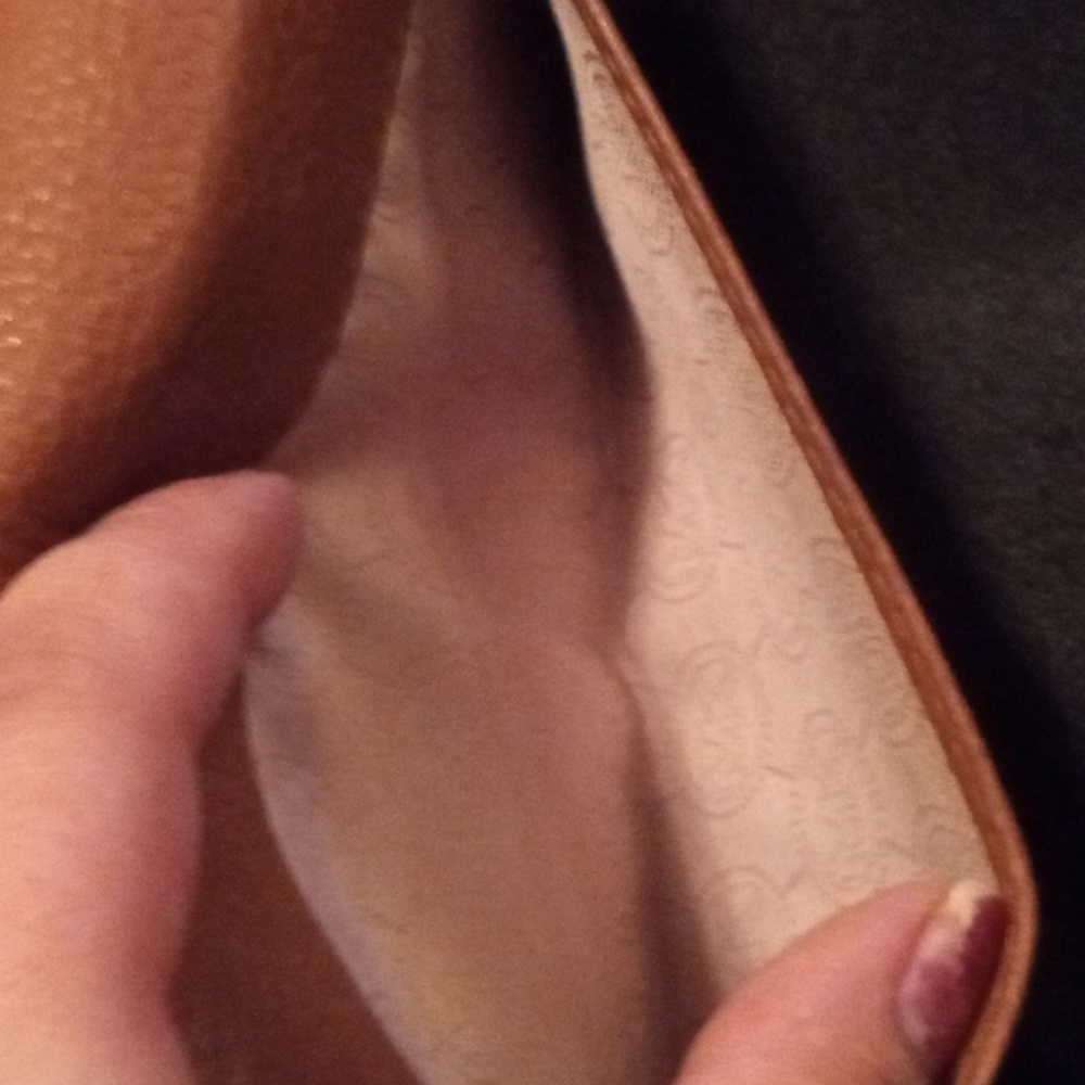 🚨 SOLD🚨Michael Kors pebble leather shoulder bag/ hobo bag and matching wallet - Picture 14 of 15